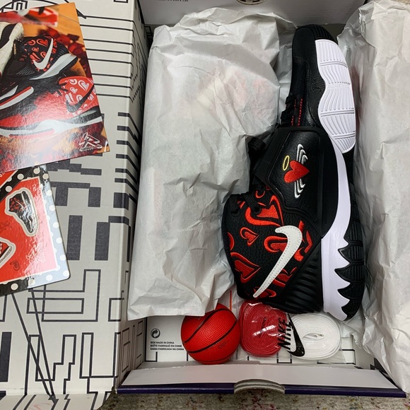 SneakerRoom x Kyrie 6 "MOM" (Black) US 10.5 - Picture 5 of 7